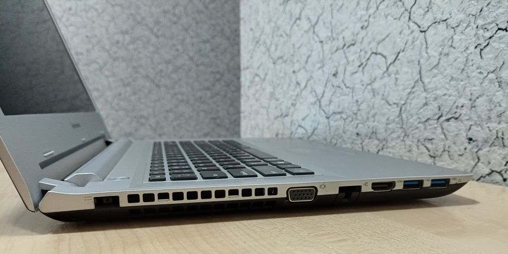 LENOVO Z41-70 14" FullHD/CORE i7-5500U/8GB/256GB SSD/Radeon R7 M360 2G