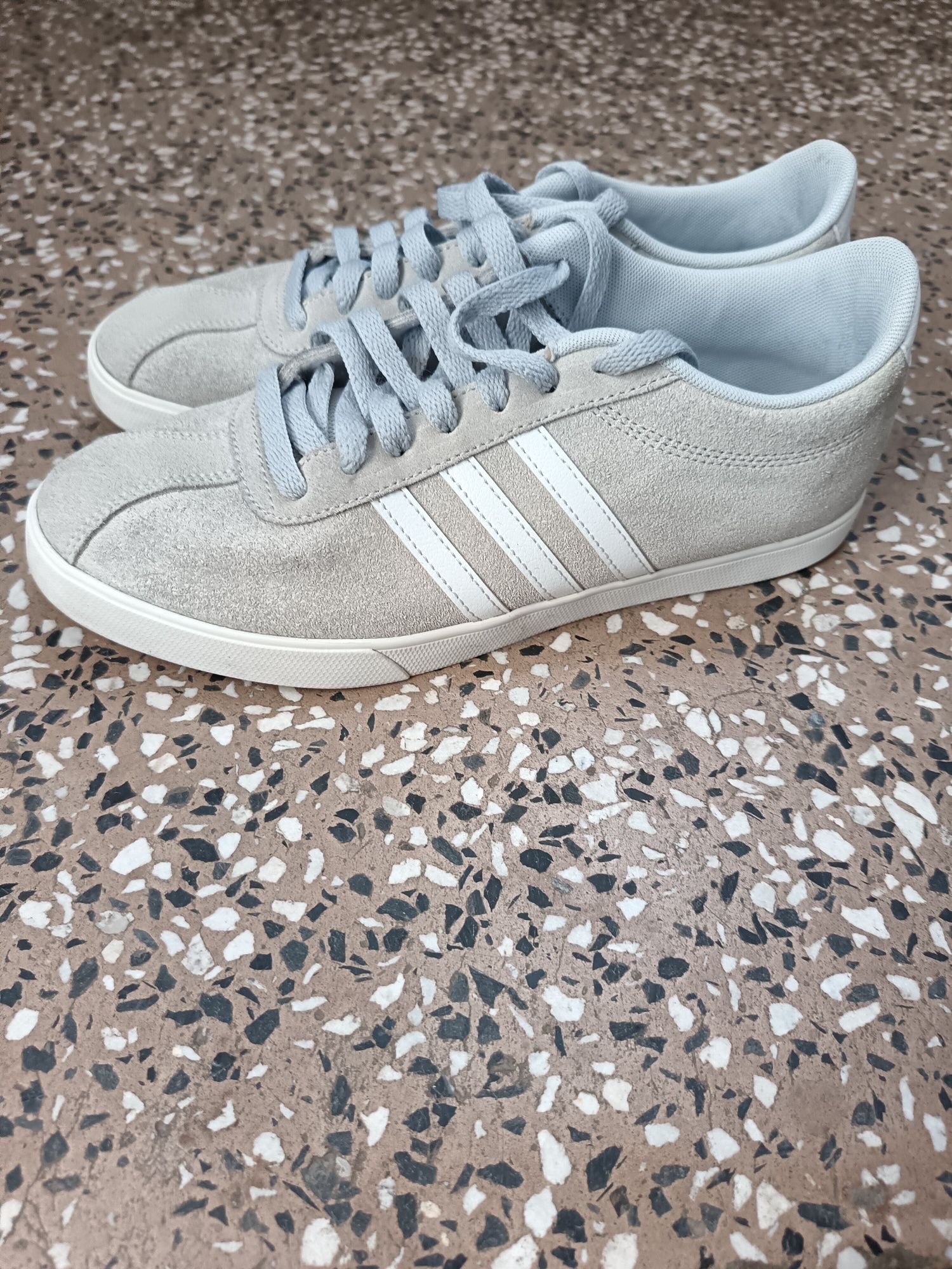 Дамски кецове естествен велур Adidas