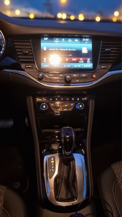 Opel Astra K-Rosu