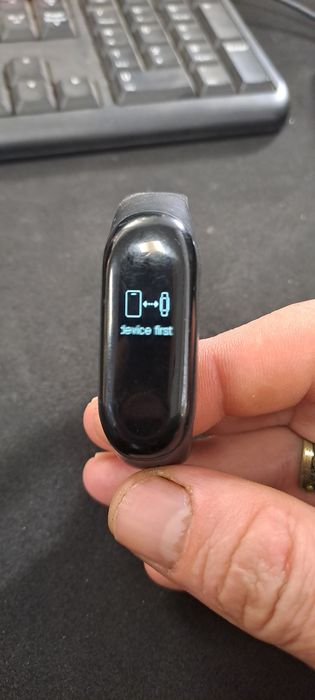 Продам часы браслеты MI и Honor