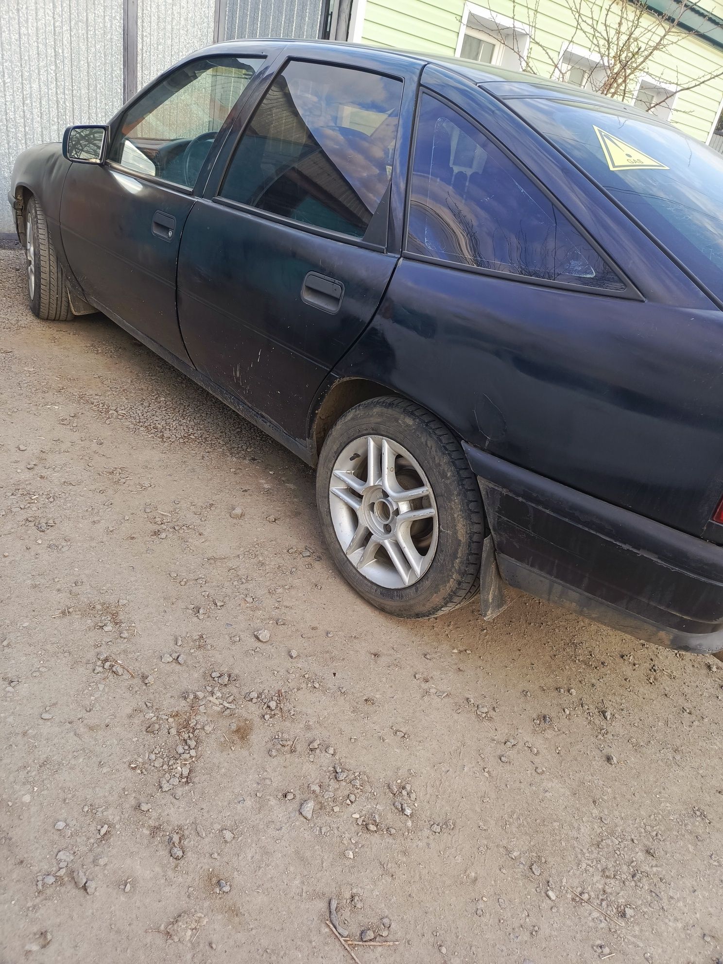 Продам Опель Вектра А 1.6
