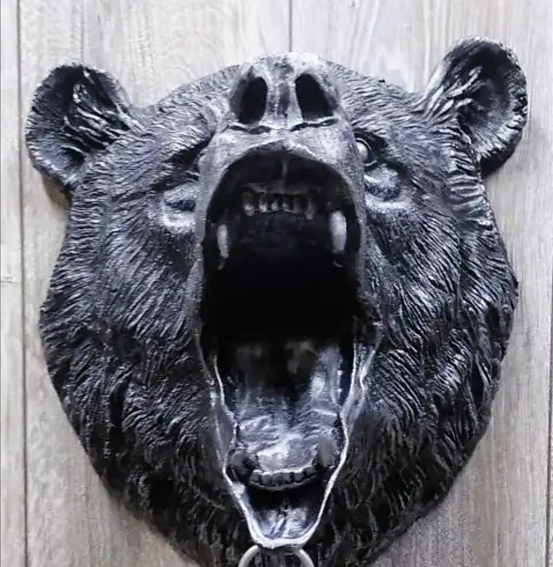 Подвесной декор на стену голова медведя.