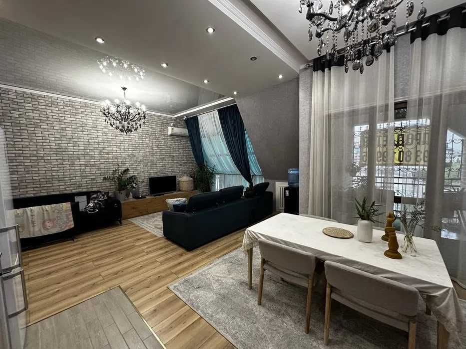 Продаётся просторная 4-комнатная квартира в клубном доме!