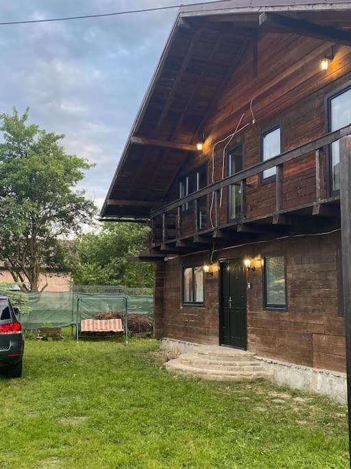 Inchiriez casa de vacanta valea Doftanei