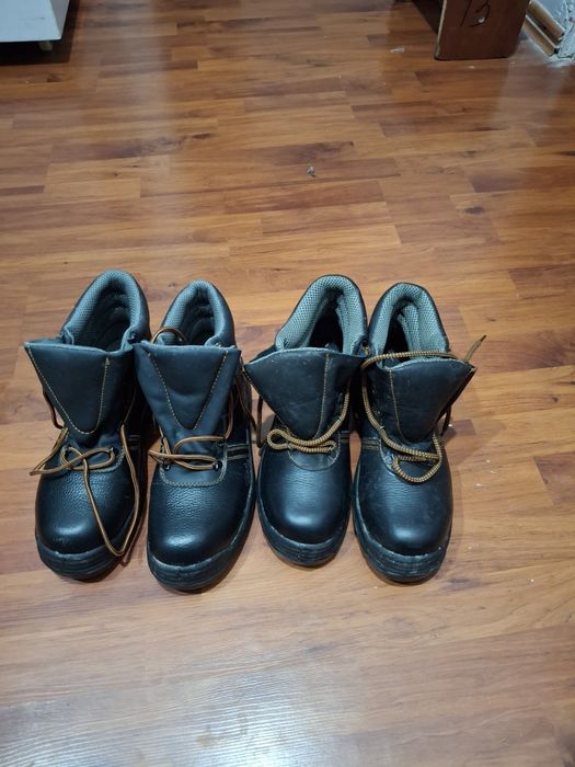 Продам рабочие ботинки