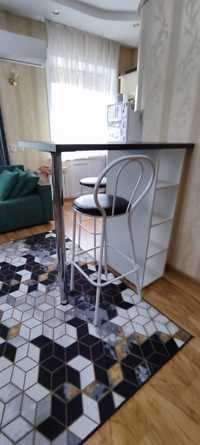 Продам стол-барная стойка со стульями
