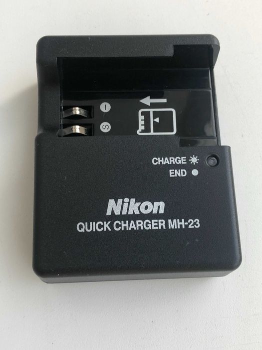 Зарядное устройство Nikon MH-23