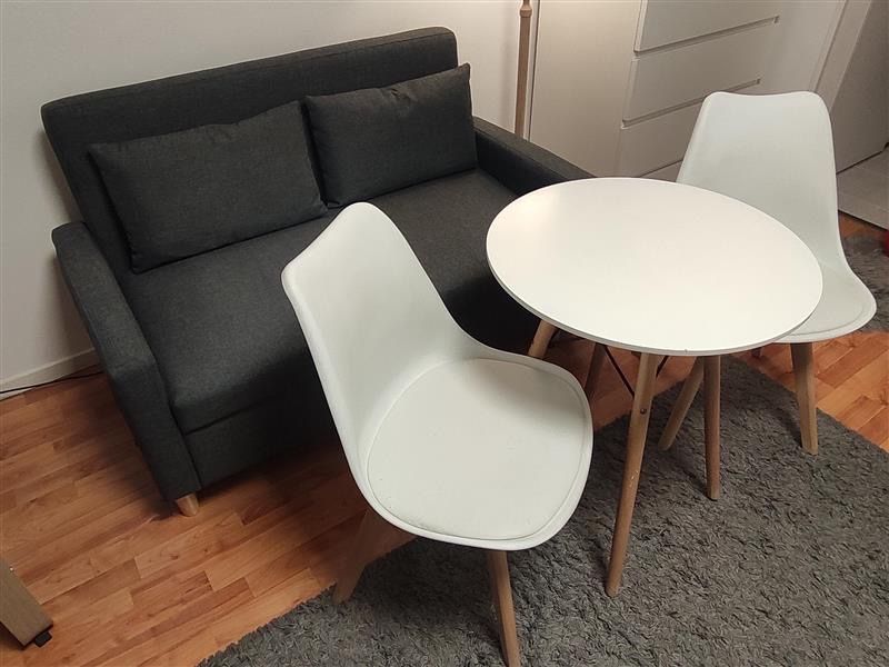 Canapea gri nouă si loc depozitare + cadou masa rotunda si 2 scaune