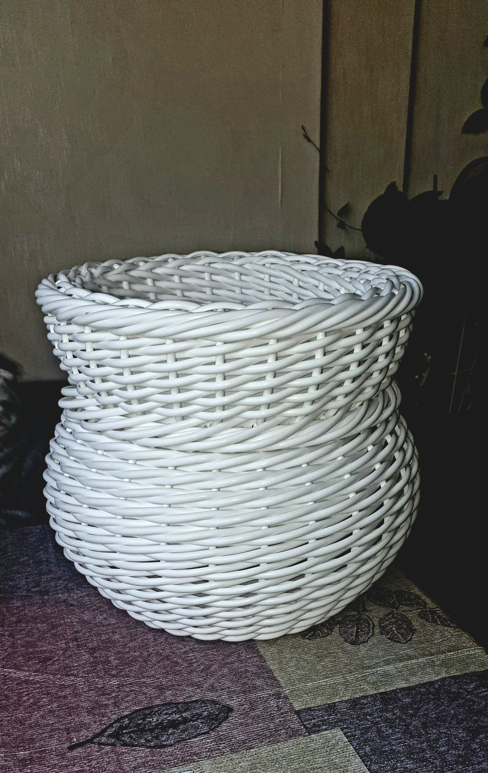 Кашпо из ротанга. Ручная работа