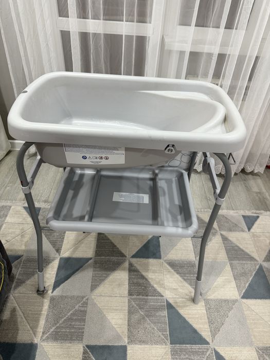 Пеленольный столик и ванночка 2в1