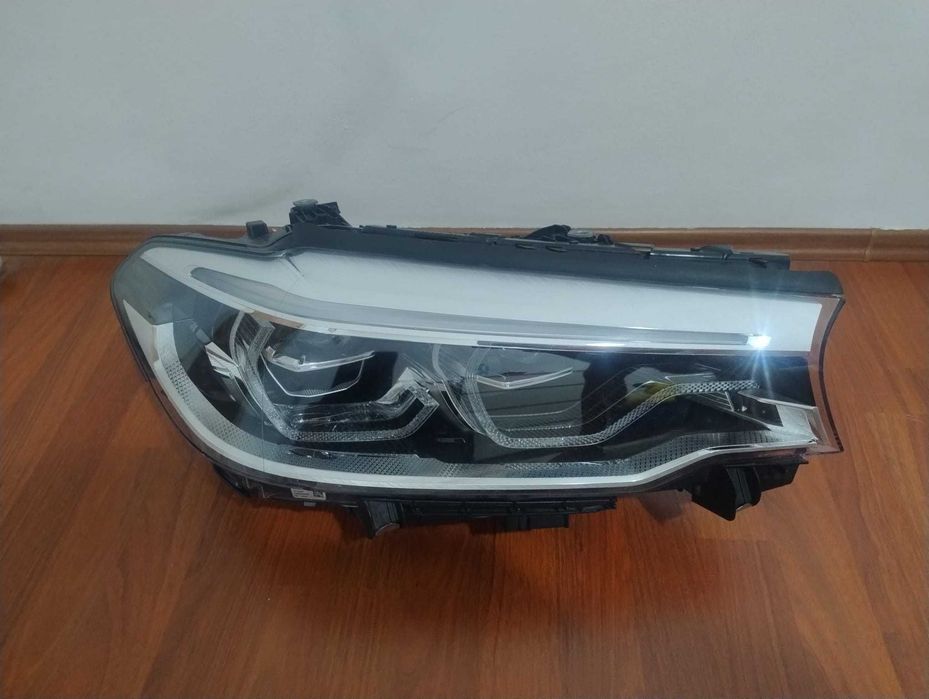 Far dreapta adaptive led Bmw seria 5 G30 G31 original Europa