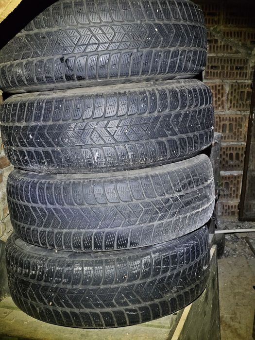 Pirelli scorpion 215 60 r17 iarna