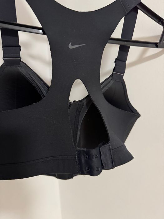 Спортен топ Nike