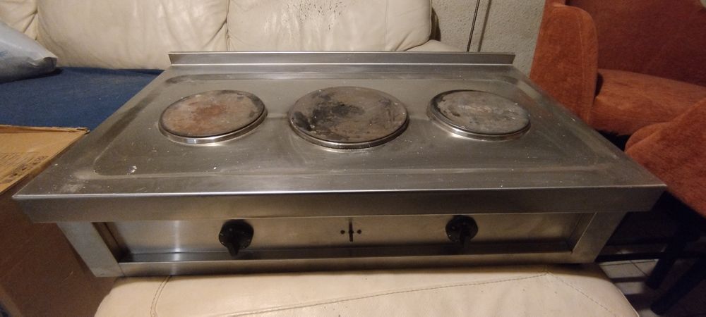 Професионален котлон за готвене,троен. Сменени ключове.Шест степени на