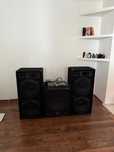 sistem audio 2 sateliti si un bass woofer monobloc amplificator mixer