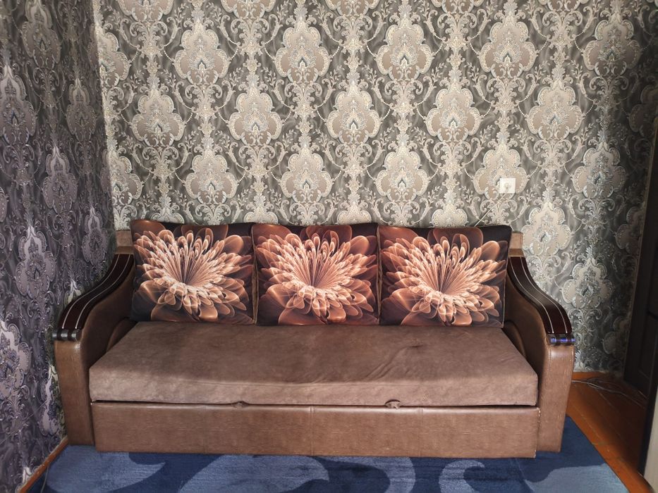 продам диван-стол