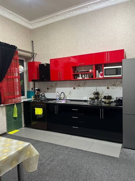 Продается Участок 4 сот  6 комнат , кухня, холл, кладовая, подвал