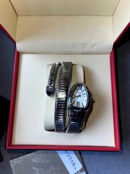 сребрист часовник змия bvlgari нов аксесоар гривна  комплект с кутия