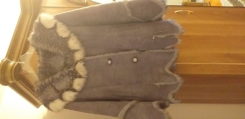 Vand haina blana artificială