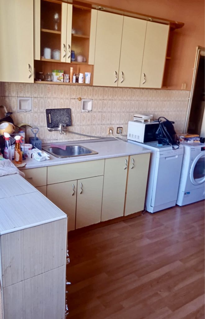 Продава се Тристаен апартамент в Шумен, Център - 70 кв.м за 1530 €/кв.м - Снимка #4