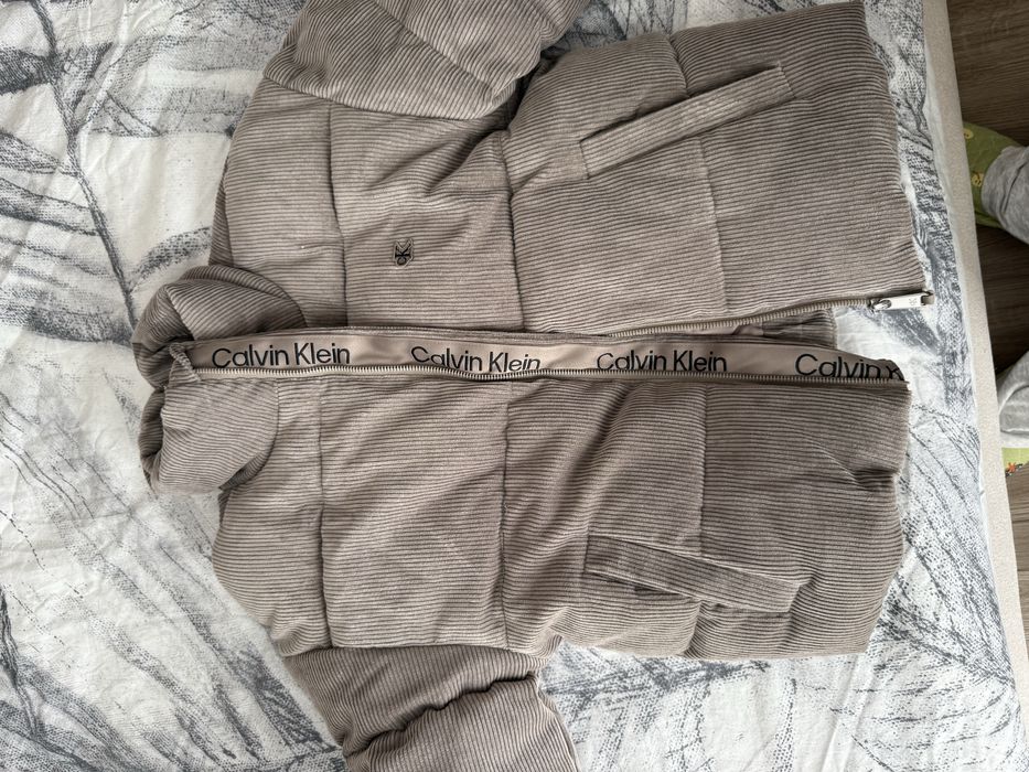 Продам куртку Calvin Klein