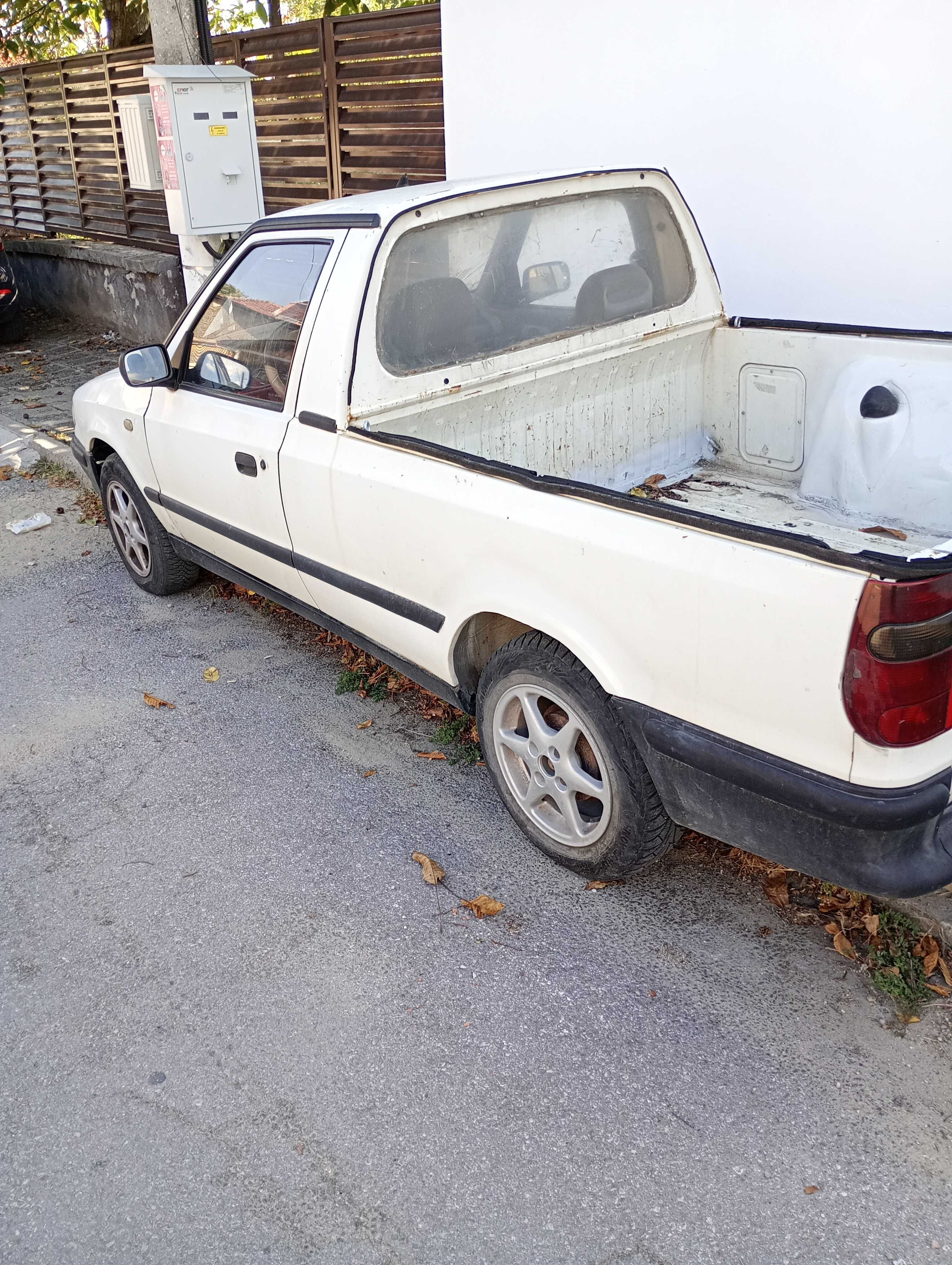 Продавам пикап vw caddy