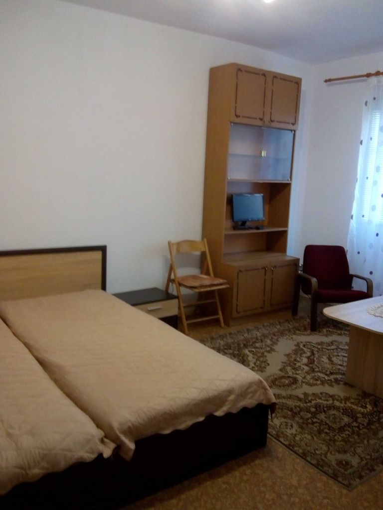 Дава се под наем Едностаен апартамент в Пазарджик, Запад - 40 кв.м за 173.4 € - Снимка #1