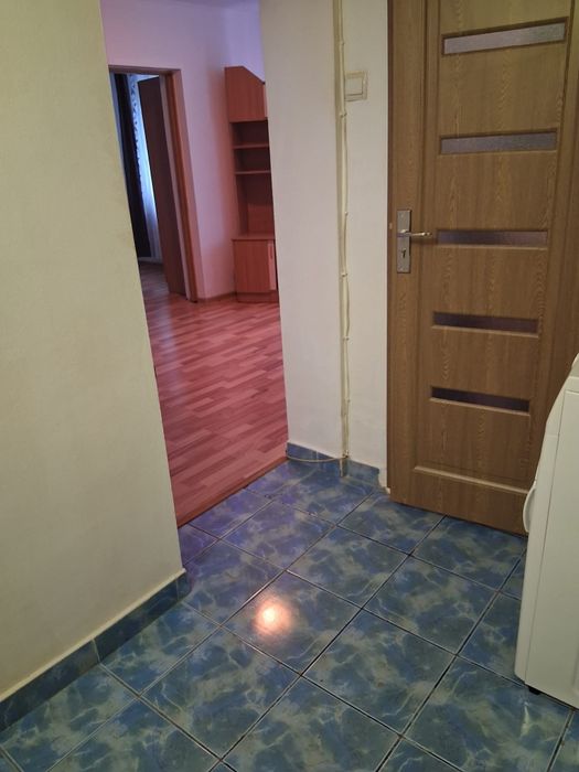Închiriez apartament zona petrisor