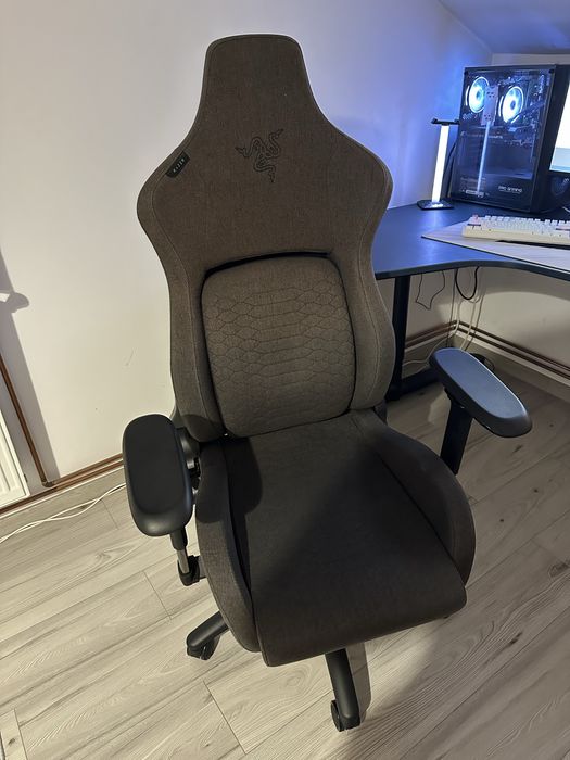 Scaun Gaming Razer Iskur V2 — Premium