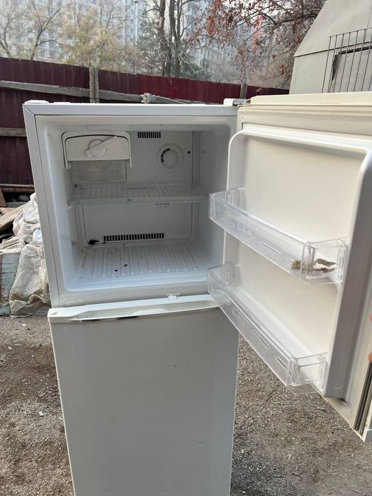 Продается холодильник LG в отличном состоянии все родное рабочее