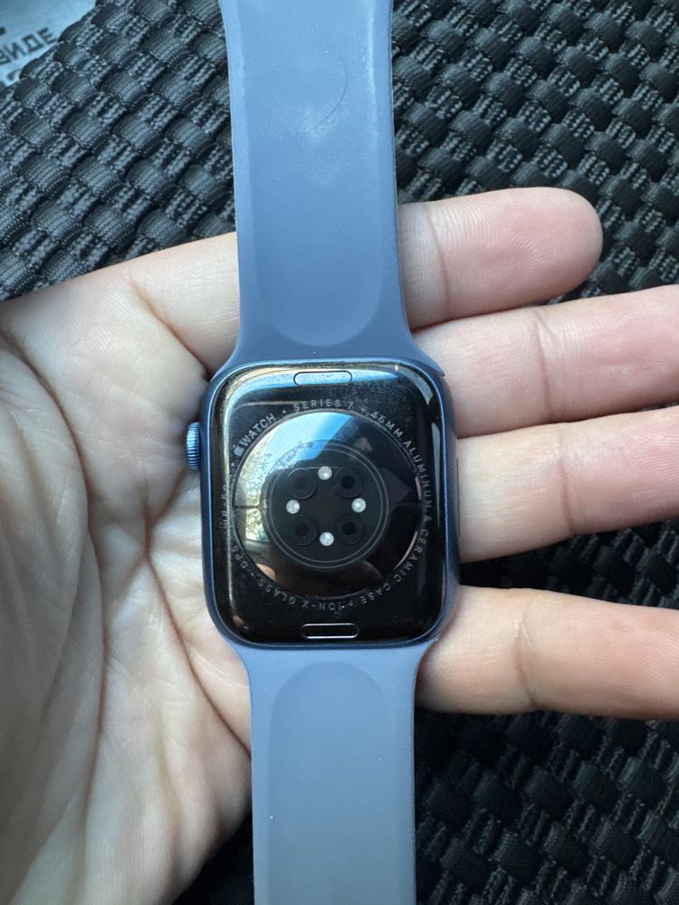 Apple Watch 7 seriya 45 mm  zaryadnik karopkasi bor86%