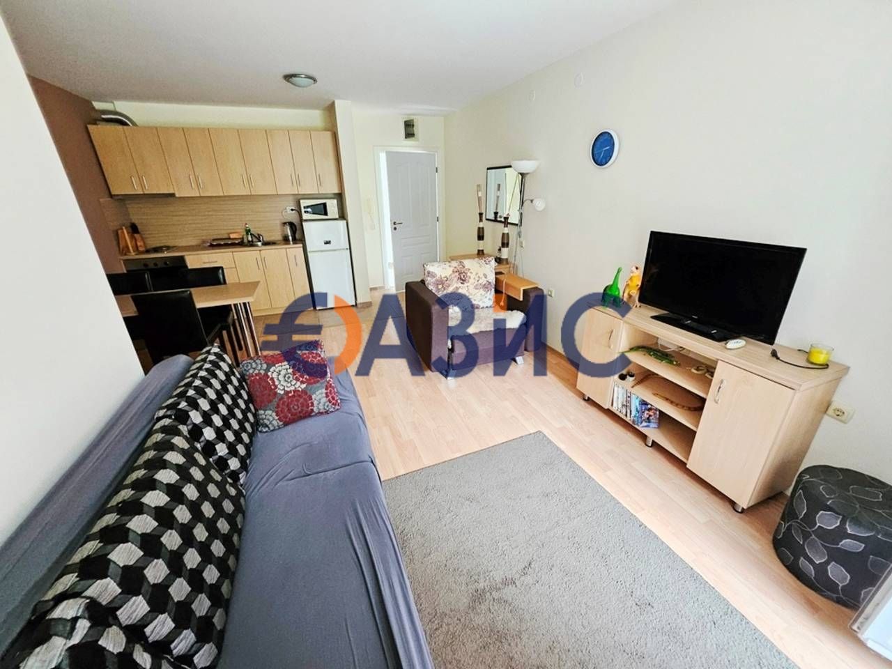 Продава се Двустаен апартамент в к.к. Слънчев бряг - 67 кв.м за 956 €/кв.м - Снимка #2