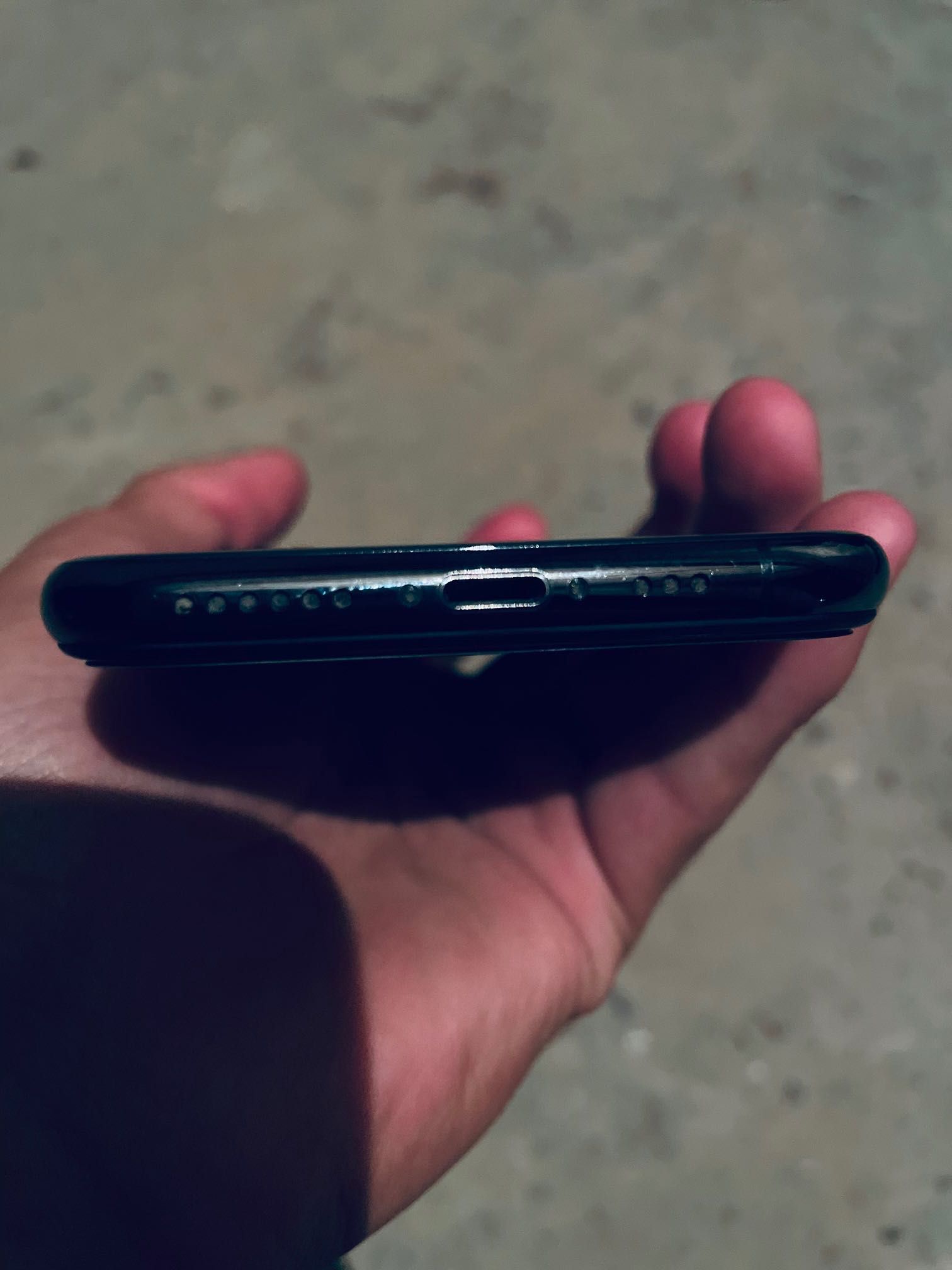 Продам IPhone XS
