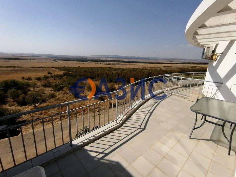 Голям 2-стаен апартамент на 4-ти етаж, Сънсет Кошарица, България - 92