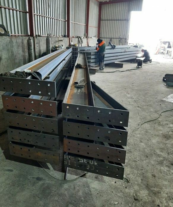 Vând structura metalica