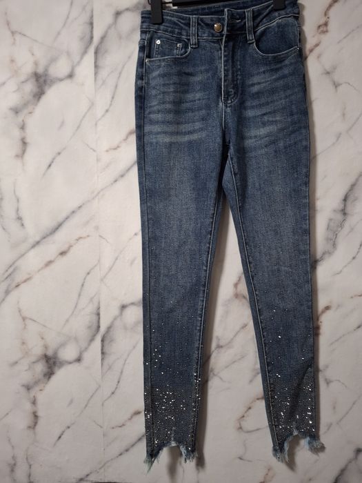 Продам джинсы.юбку джинсовую.и офисную