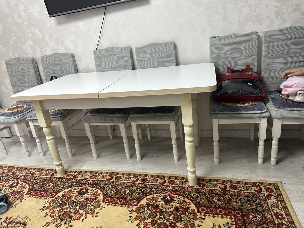 Продам стол и 6 стульев