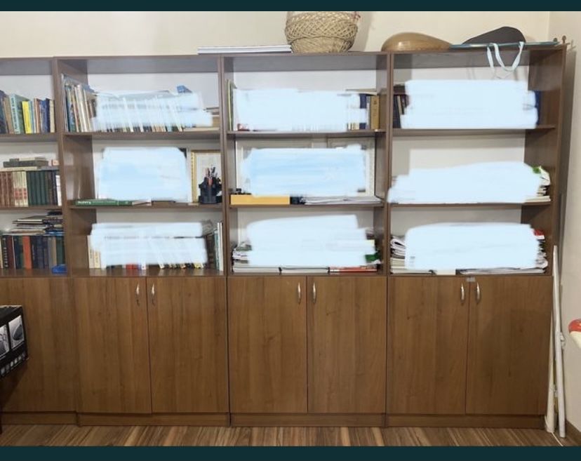Шкаф книжный