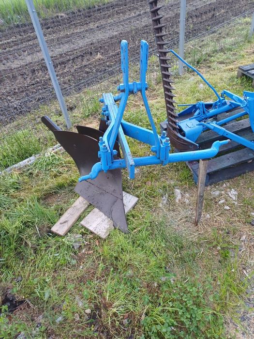 Plug cu o breazda după tractor de la 30 cp