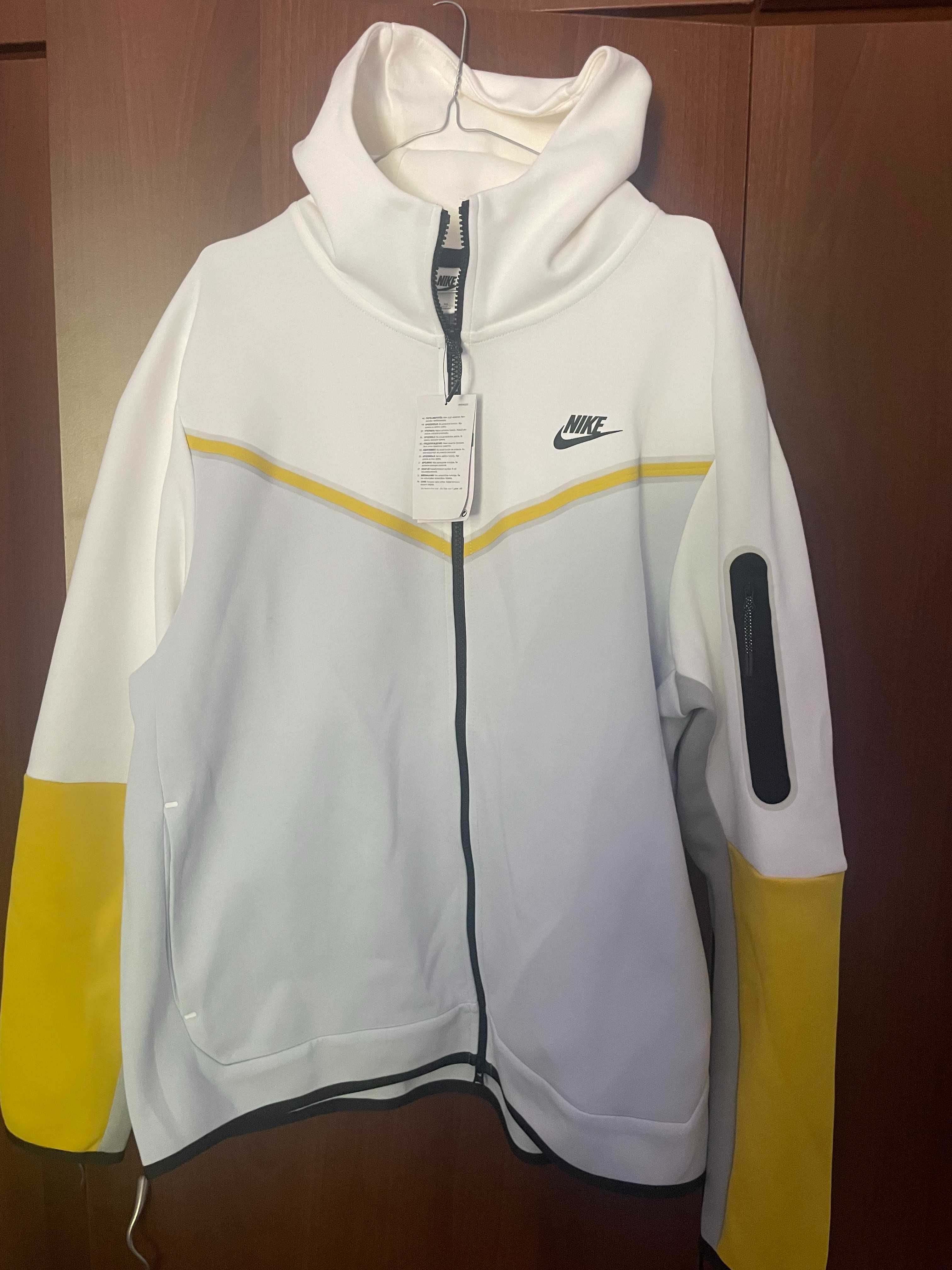 Ново оригинално горнище Nike tech fleece