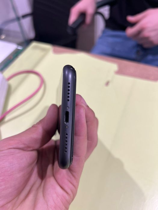 Продается Iphoen 11