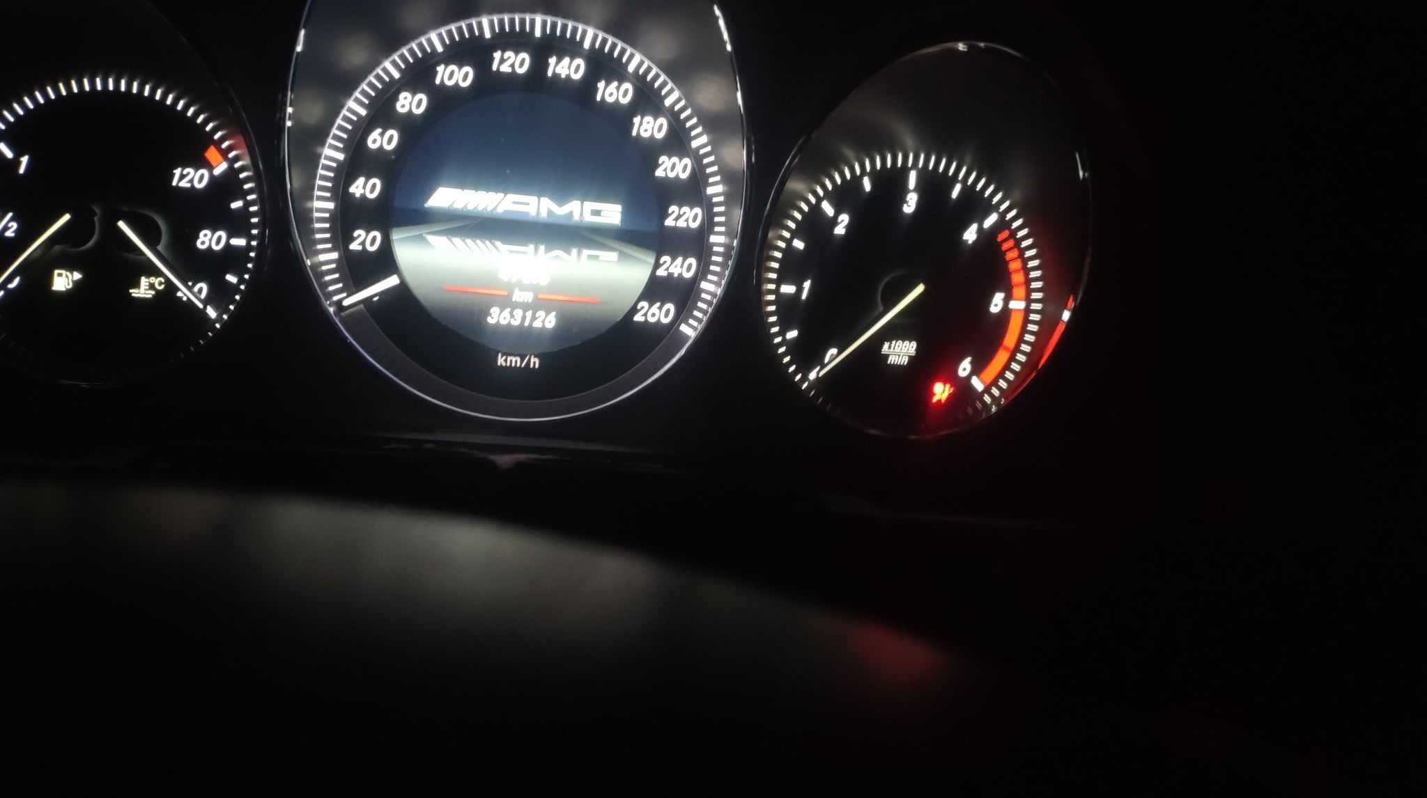 Табла за Mercedes W204, AMG Menu, Литри в резервоара
