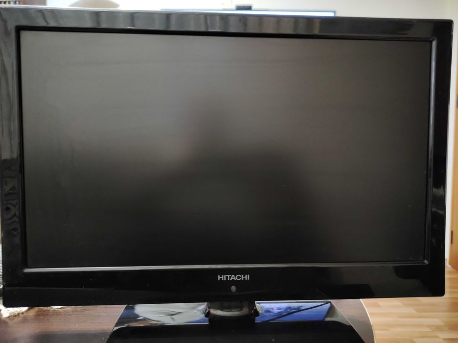 Продавам телевизор Hitachi 22 инча