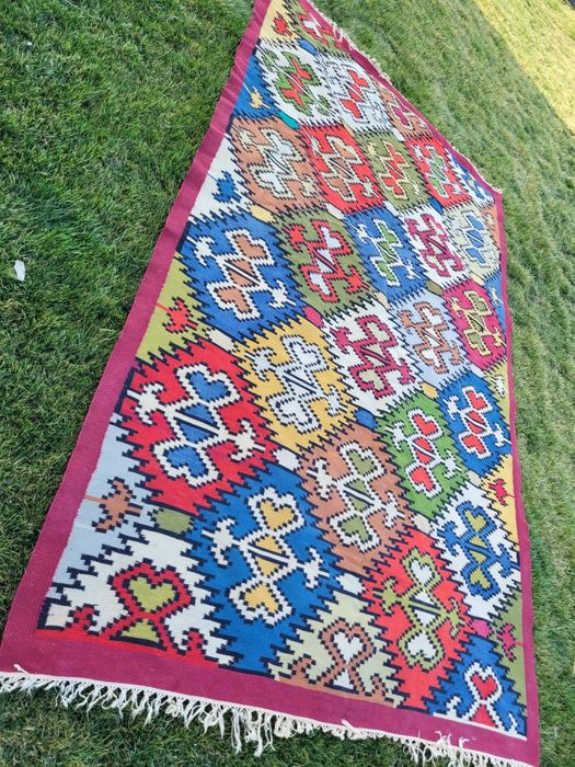 Covor vechi oltenesc cu forme geometrice