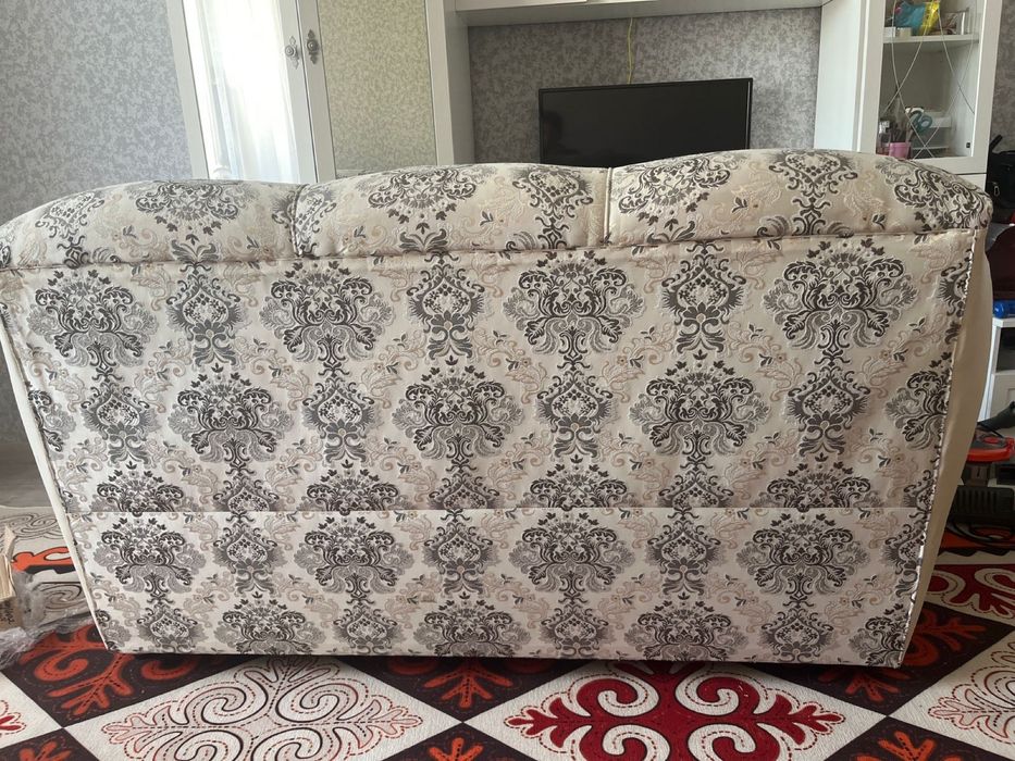 Диван в хорошем состоянии