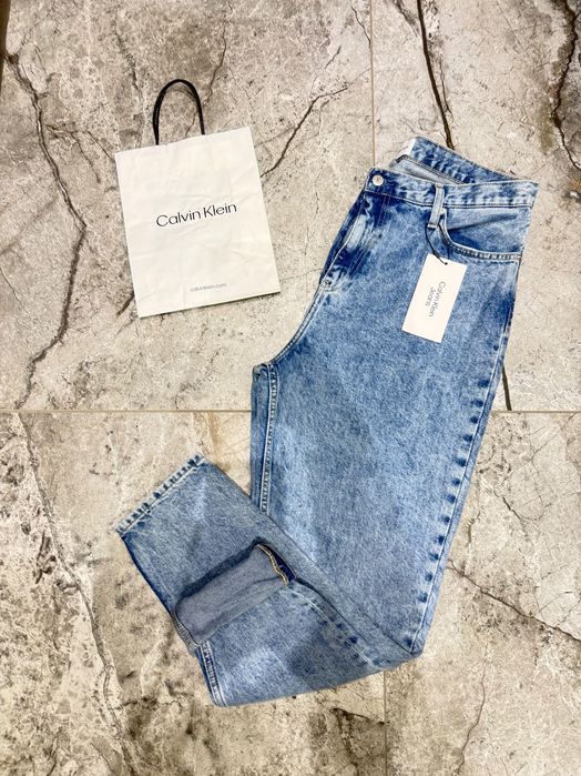 Calvin Klein Mom jeans