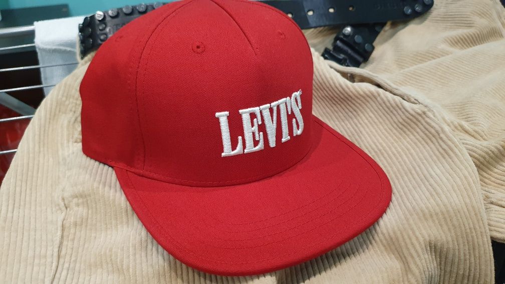 Бейсболка Levi's НОВАЯ