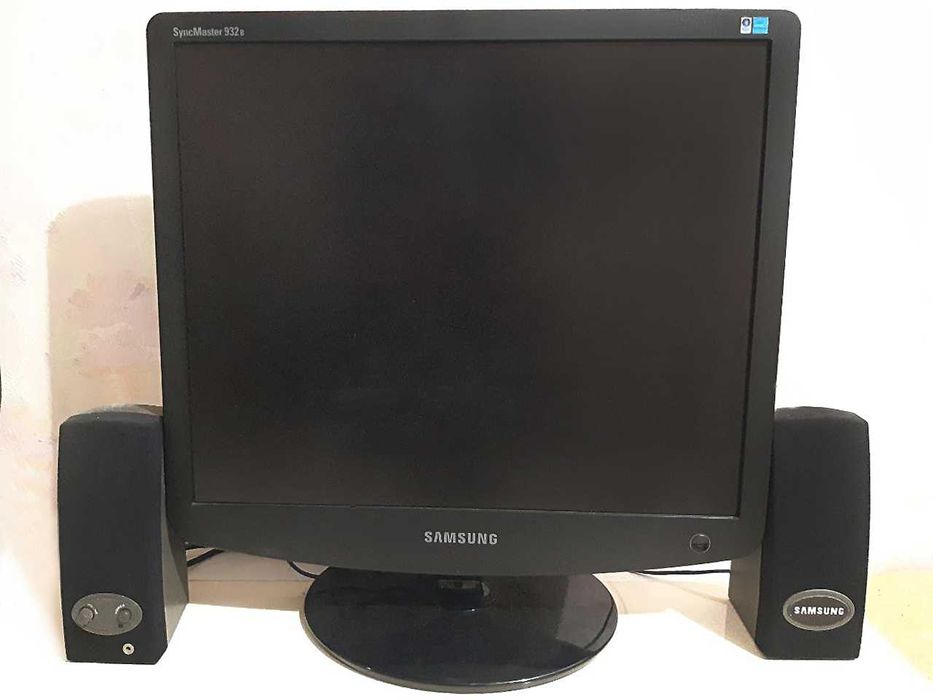 Монитор Samsung 19" с колонками