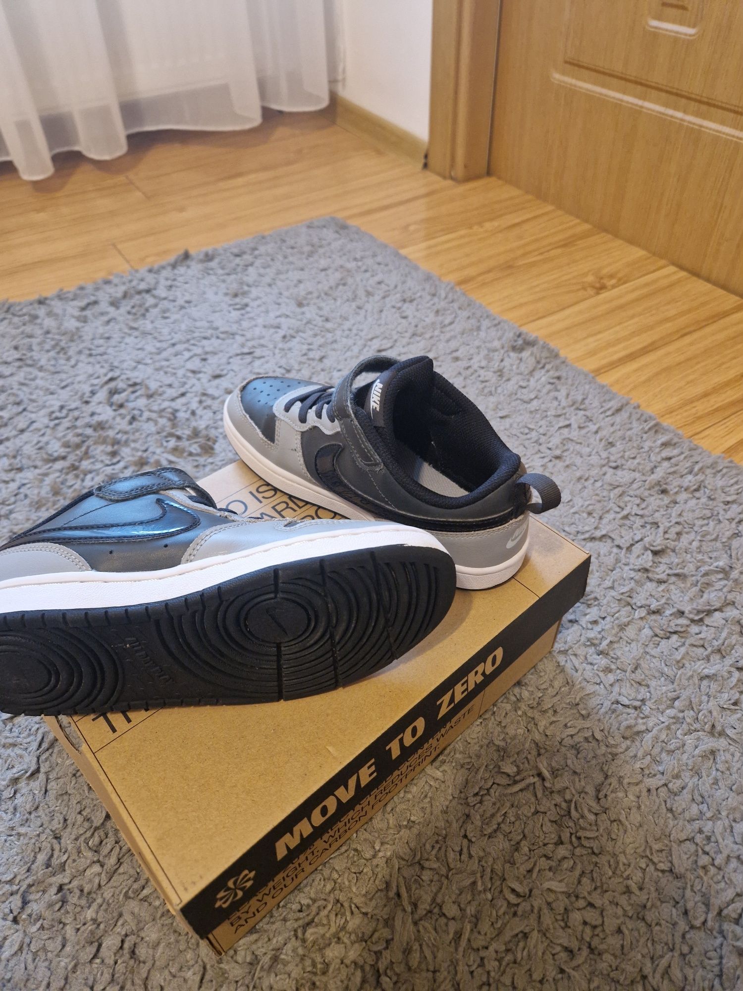Adidași Nike piele marimea 34