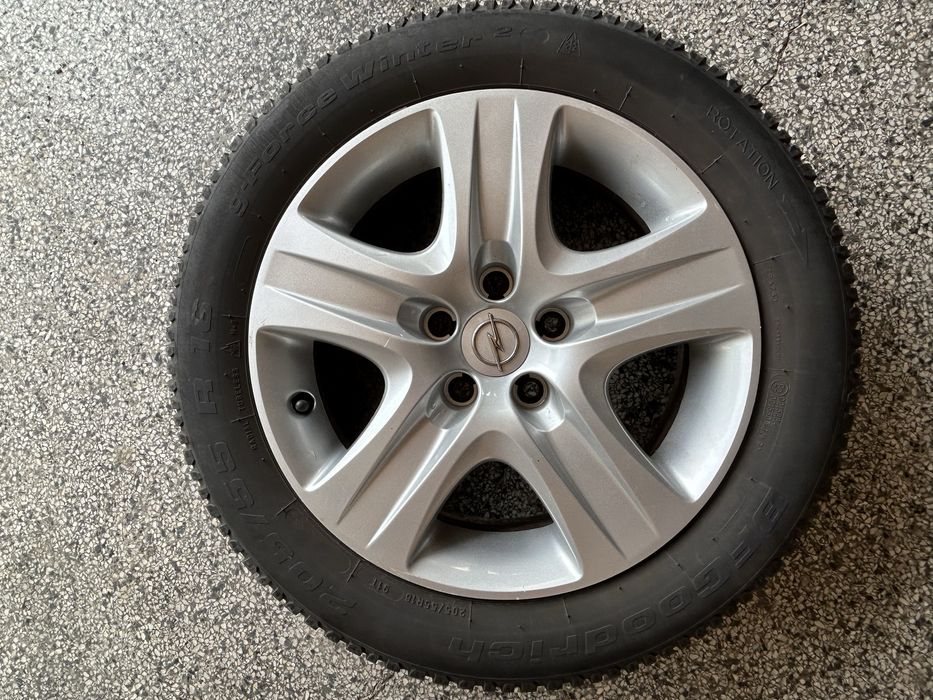 Джанти с гуми за опел 16 5х110